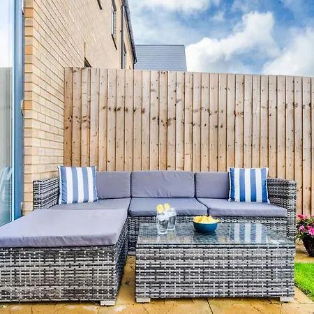 Spacious 4Br Townhouse Free Parking & Wifi Milton Keynes Exterior photo