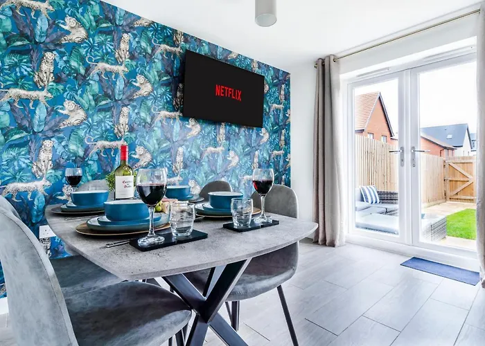 Spacious 4Br Townhouse Free Parking & Wifi